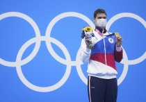 Российский пловец Евгений Рылов выиграл золотую Олимпийскую медаль в соревнованиях на дистанции 200 метров на спине
