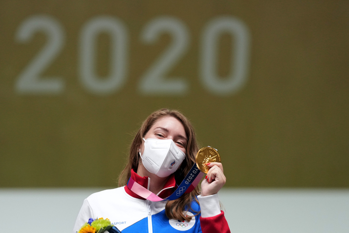 Бацарашкина выиграла свое второе золото на Играх в Токио
