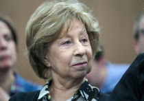 Российская актриса Лия Ахеджакова назвала свою версию нападок на спектакль «Первый хлеб», поставленный в театре «Современник»
