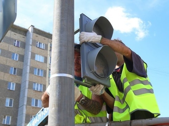 В Ижевске начали устанавливать новый светофор