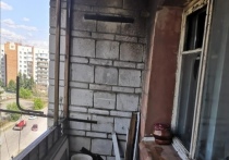 В пятницу, 30 июля, в Кировском районе Новосибирска на улице Петухова произошел пожар в общежитии