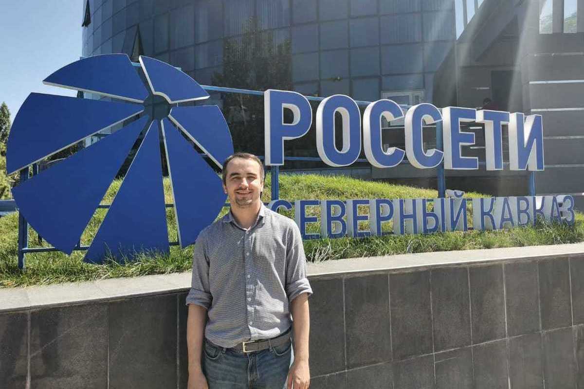 Россети северного. Василенко Юрий Анатольевич Ставрополь. Россети Северный Кавказ здание в Пятигорске. Кавказов Юрий Леонидович. Ковалёв Юрий Николаевич Россети Северный Кавказ.