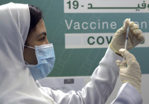На самые жесткие меры по массовой вакцинации от коронавируса пошла Саудовская Аравия