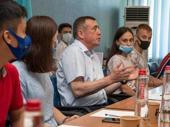Сахалинский губернатор поговорил с блогерами о хайпе