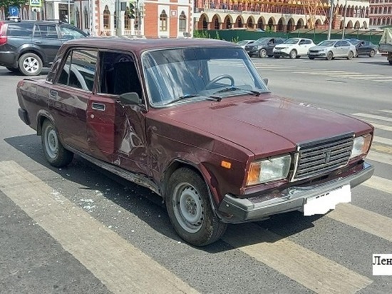 В Йошкар-Оле 83-летний водитель ВАЗа столкнулся с иномаркой