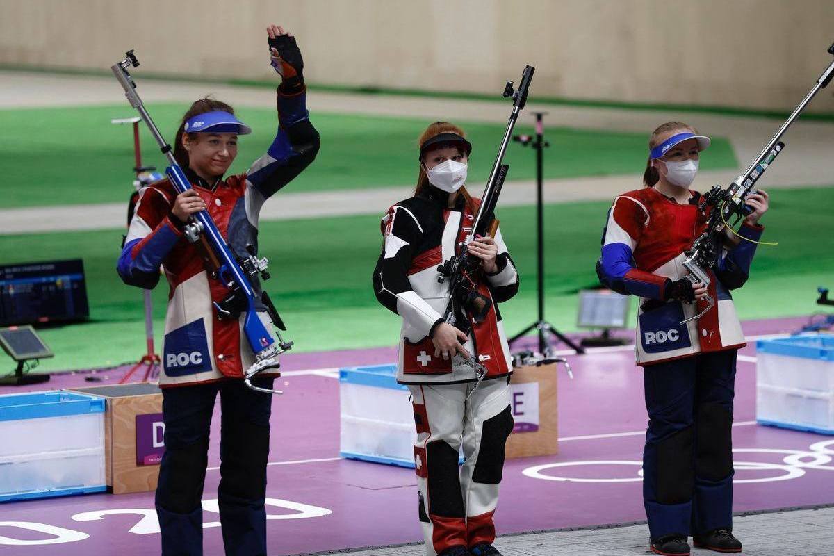 Зыкова и Каримова завоевали серебро и бронзу в стрельбе из винтовки на Играх