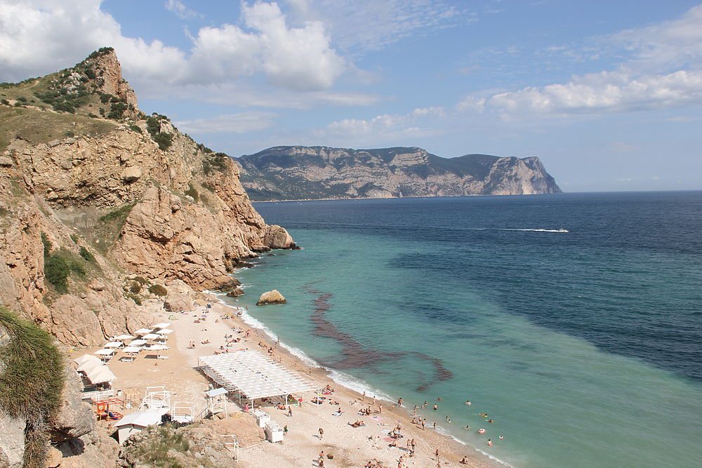 Туристы в Крыму нашли пляж с идеально чистой водой
