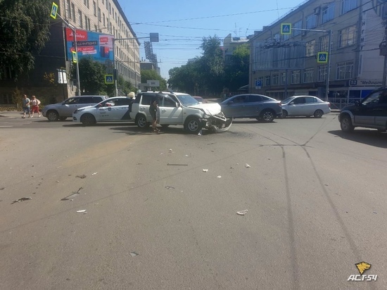 В центре Новосибирска в результате ДТП пострадала девочка