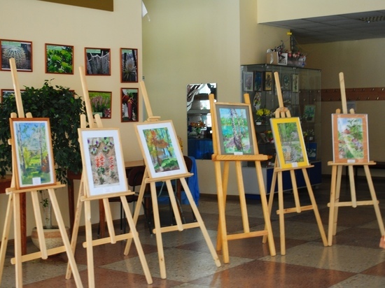 В донецком ботсаду открылась выставка детских пейзажей: ФОТО