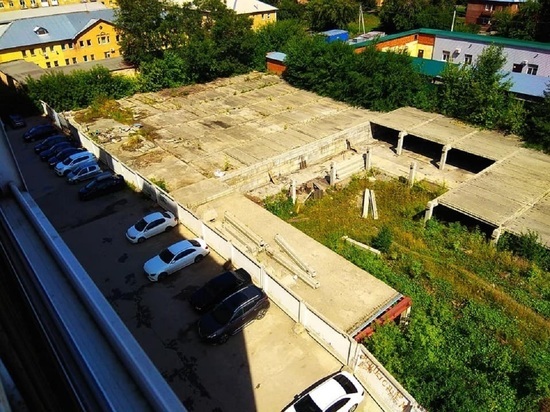 Власти Кемерова прокомментировали строительство подземной парковки, которое “10 лет стоит без движения”