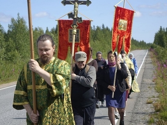 В Ловозеро состоялся однодневный Крестный ход