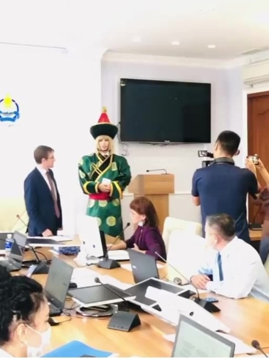 Сергей Зверев официально стал кандидатом в депутаты Госдумы от Бурятии