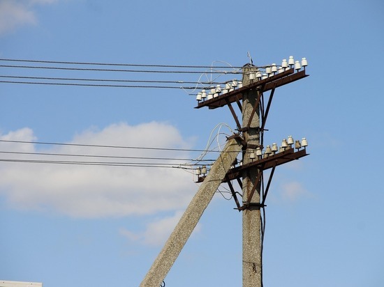 Гроза повредила несколько ЛЭП в посёлке Карелии