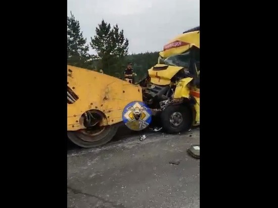 Водитель «скорой» погиб в ДТП с катком на трассе в Забайкалье
