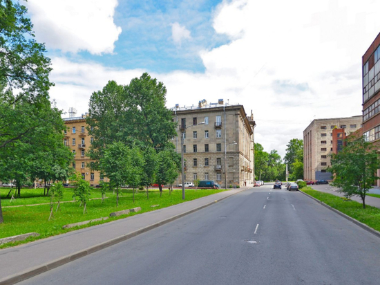 Жители Петербурга обратились в суд с требованием вернуть улицу Книпович