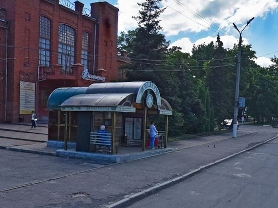 В Курске спорный павильон возле филармонии демонтируют через суд