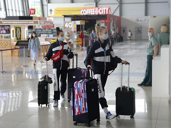Российские гимнастки и борцы отправились из Приморья на Олимпиаду в Токио