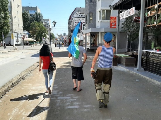   В день ВДВ в Саратове «голубые береты» не бросались в фонтаны и не посещали новый пляж