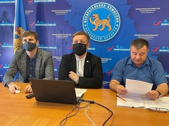 Депутата от "Яблока" Шлосберга сняли с выборов в псковский парламент