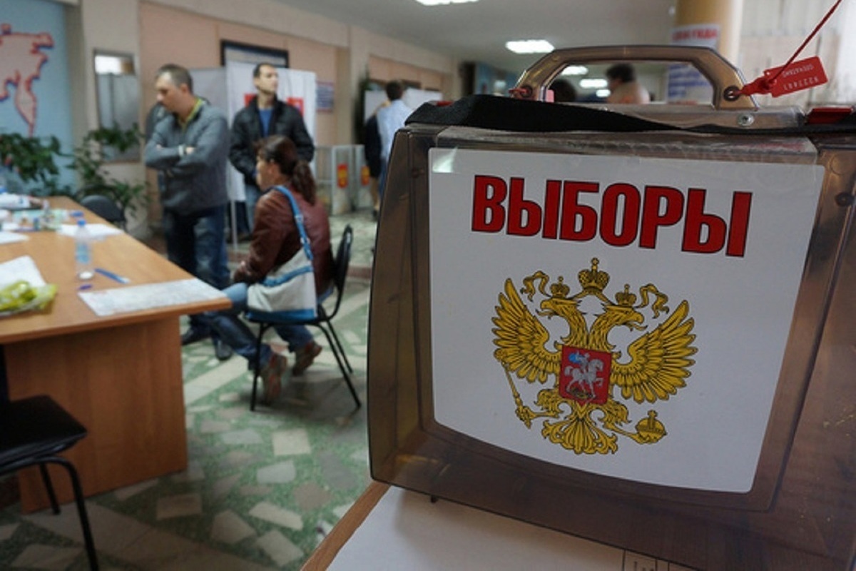 Владимир Михайлов сдал подписи для регистрации на выборах, впереди – проверка