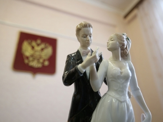 Астраханский Дворец бракосочетания временно останавливает прием граждан
