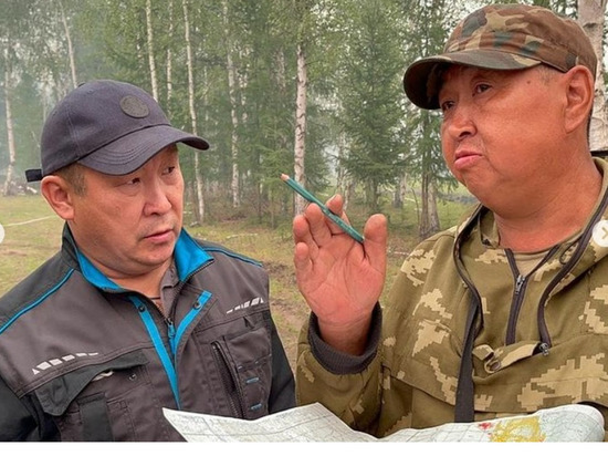 В Якутии на тушение пожара возле села Кылайы отправились жители со всего заречья