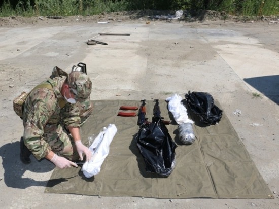 В Волгограде в тайнике ОПГ обнаружили гранатомет и автоматы
