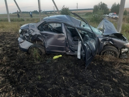 В Сапожковском районе Mazda улетела в кювет, два человека погибли