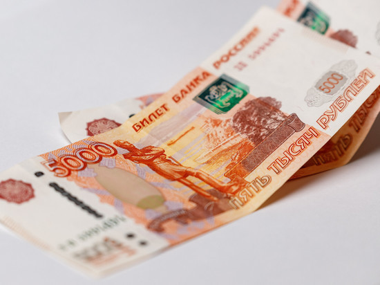 Поддельные банкноты обнаружили в псковских банках