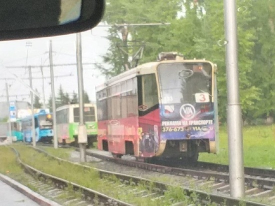 Трамваи в Кемерове оказались обездвижены возле ДК Шахтёров