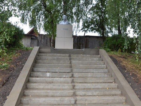 В костромском Солигаличе отремонтирован памятник адмиралу Невельскому