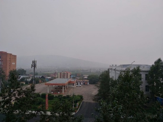 Дым от лесных пожаров в Якутии и Иркутской области накрыл Читу 5 августа