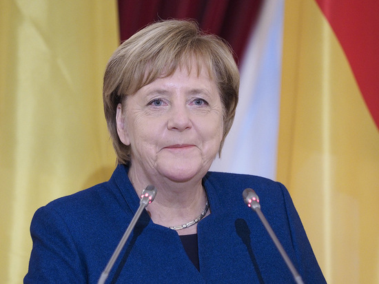 Германия: Великий кутюрье оценил стиль одежды Меркель