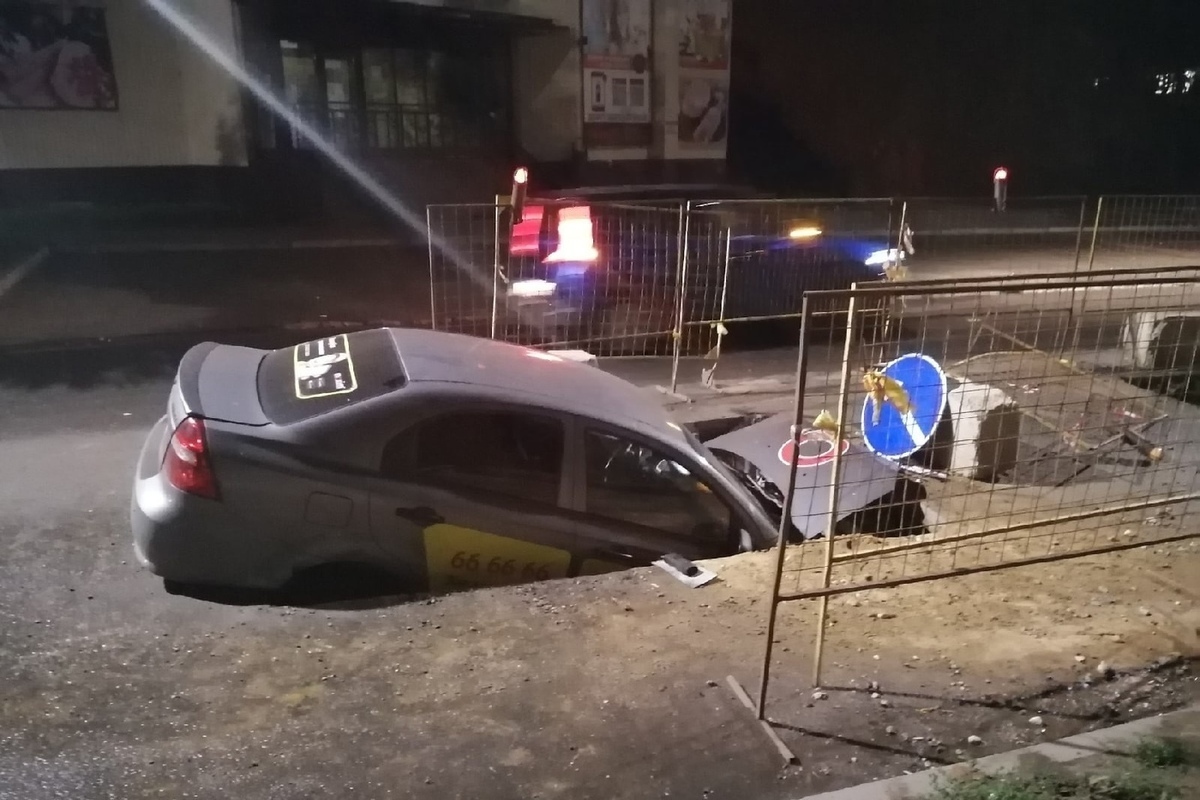 ДТП на улице Шагова: костромич-таксист влетел в дорожную яму и убёг