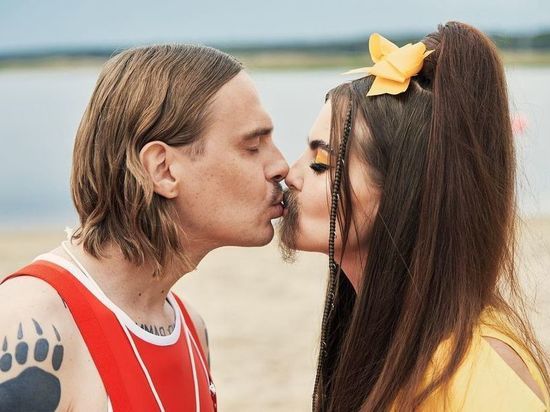 Группа Little Big выпустила новый «усатый» трек и клип с израильской исполнительницей Netta