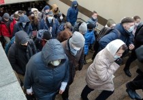 Согласно последним данным ученых, один человек, зараженный COVID-19, в среднем заражает двух-трех других