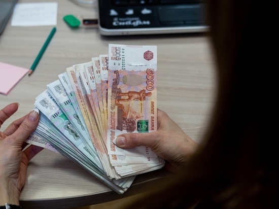 На 1.5 миллиона рублей жулики обманули женщину в Омской области