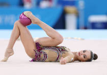 В олимпийском финале личного первенства в художественной гимнастике российская спортсменка Дина Аверина завоевала серебро, набрав в сумме 107.650 очков.