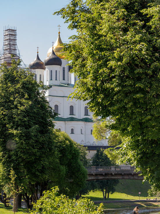 18 музейных баннеров с QR-кодами появились на улицах Пскова