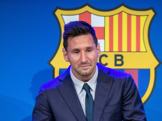 "Не верю, что это происходит": Месси расплакался, уходя из "Барселоны"