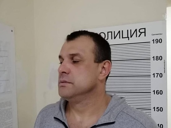 Задержан мужчина, который с помощью ТТ похитил кассу в Екатеринбурге