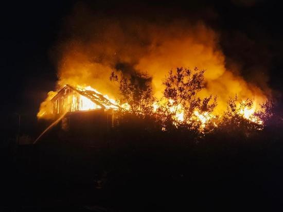 Нашли фрагменты тела: спасатели сообщили о пятом погибшем в ночном пожаре в Лабытнанги