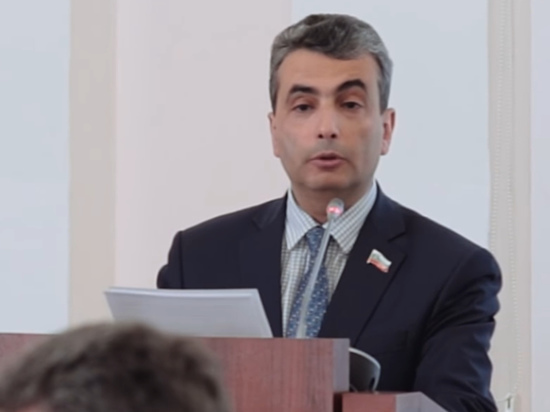 Мосгорсуд снял с выборов в Госдуму главу псковского "Яблока" Льва Шлосберга