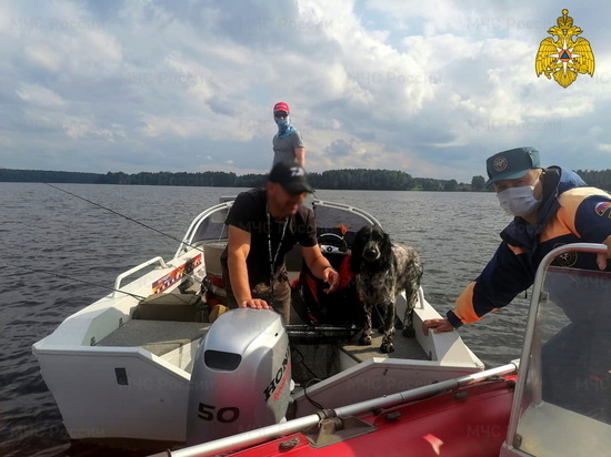 Инспекторы ГИМС пообщались с рыбаками в Смоленской области
