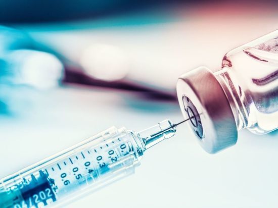 Петербуржцам рассказали, могут ли хронические заболевания стать медотводом к вакцинации