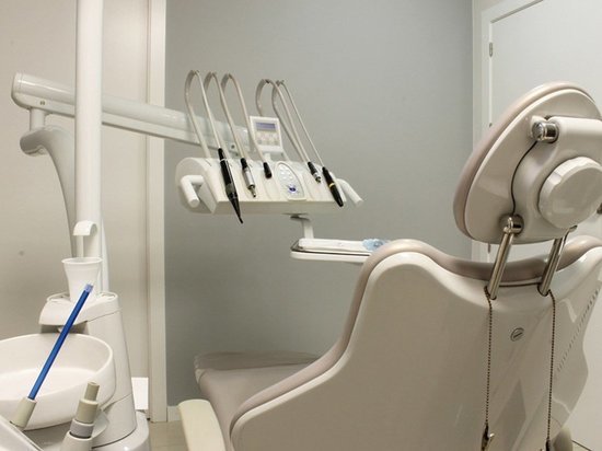 В Новотроицке стоматология делала зубные протезы из запрещенного вещества