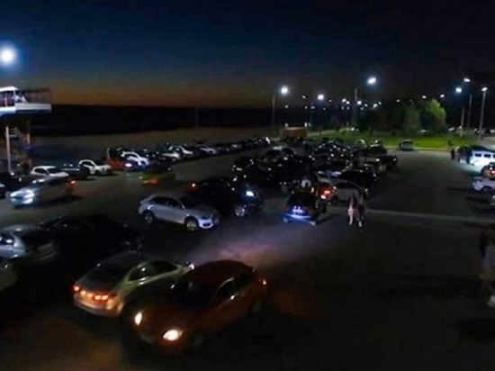 В Калуге полиция выявила нарушителей ночного спокойствия на набережной