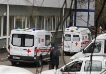 Врач-вирусолог Евгений Тимаков заявил, что, несмотря на серьезное снижение темпов заболевания коронавирусом в Москве и других регионах России, до контроля над эпидемией еще далеко