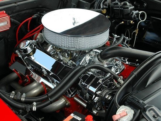 Автоэксперт Васильев назвал двигатель самой дорогой деталью автомобиля