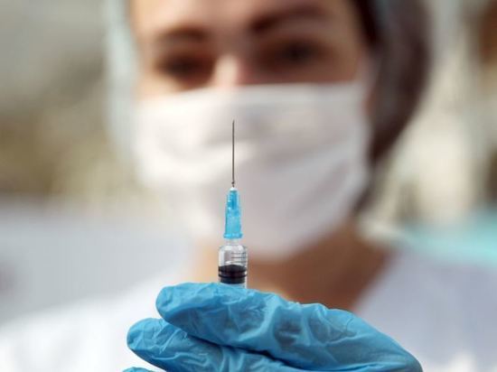 В ФРГ 8,5 тысячам человек вместо вакцины вкололи физраствор